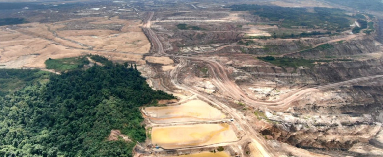 Kalimantan Timur: Ribuan Lubang Tambang Batu Bara Menganga